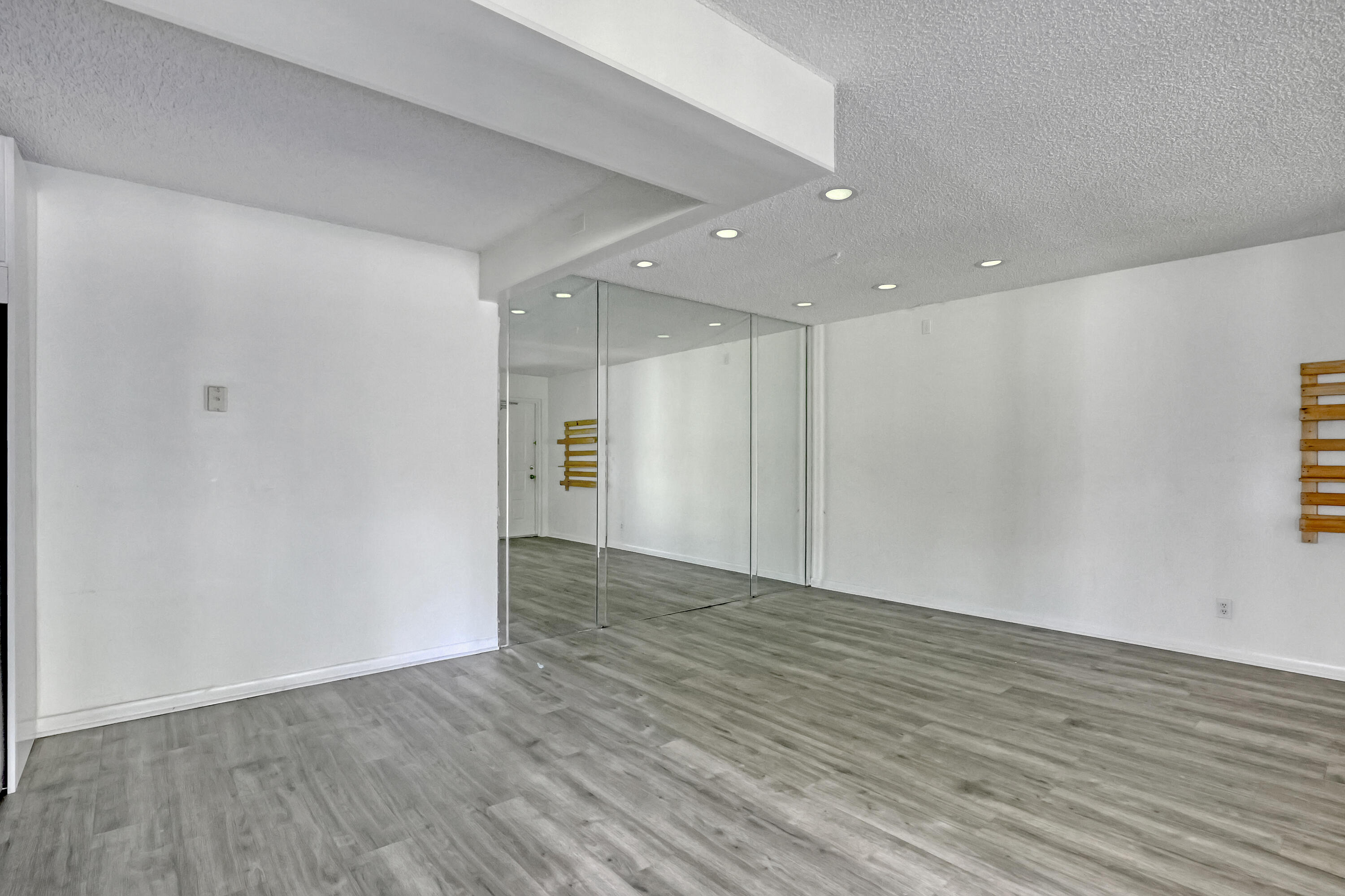 PALM CLUB WEST VILLAGE 1 CONDO - Residential