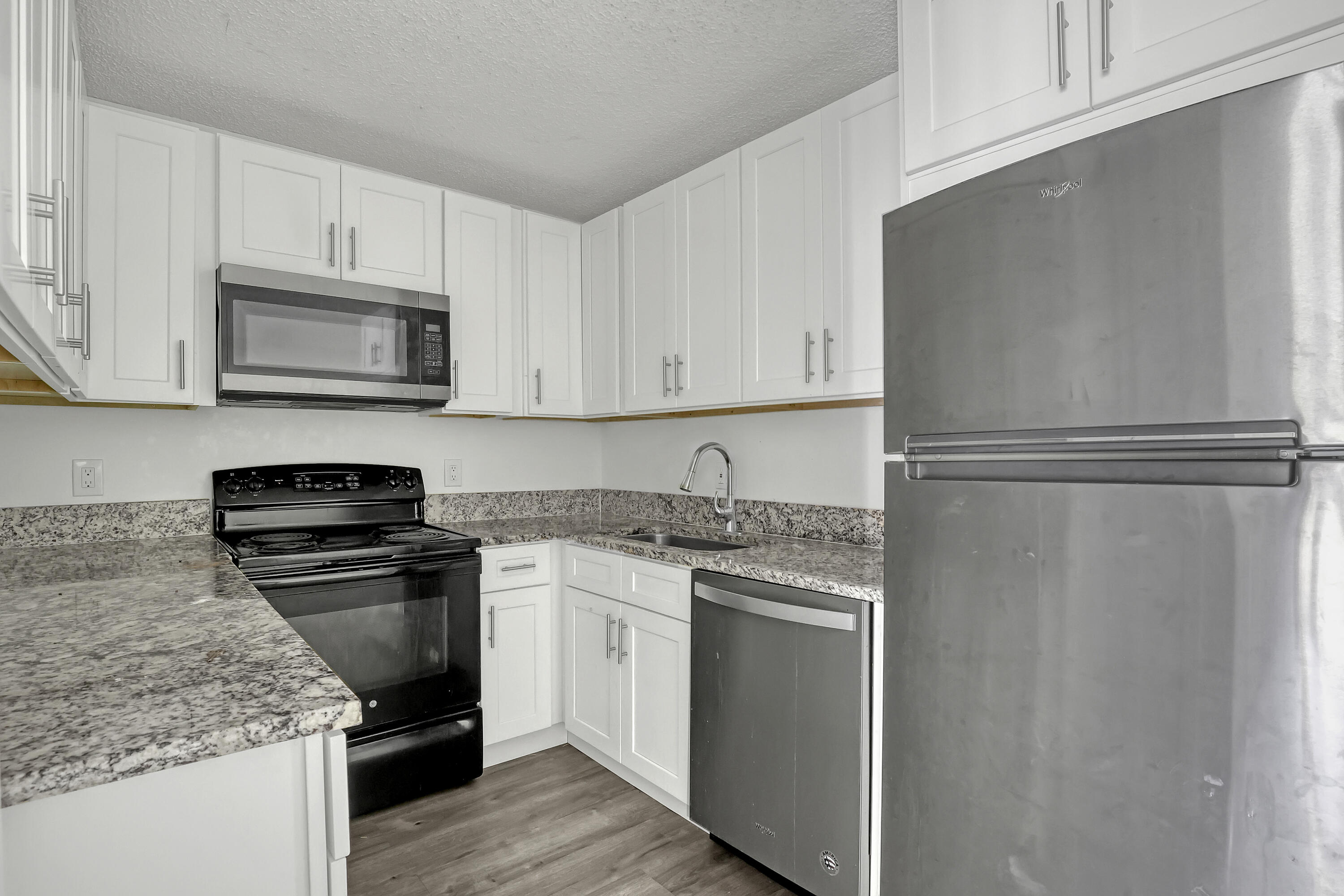 PALM CLUB WEST VILLAGE 1 CONDO - Residential