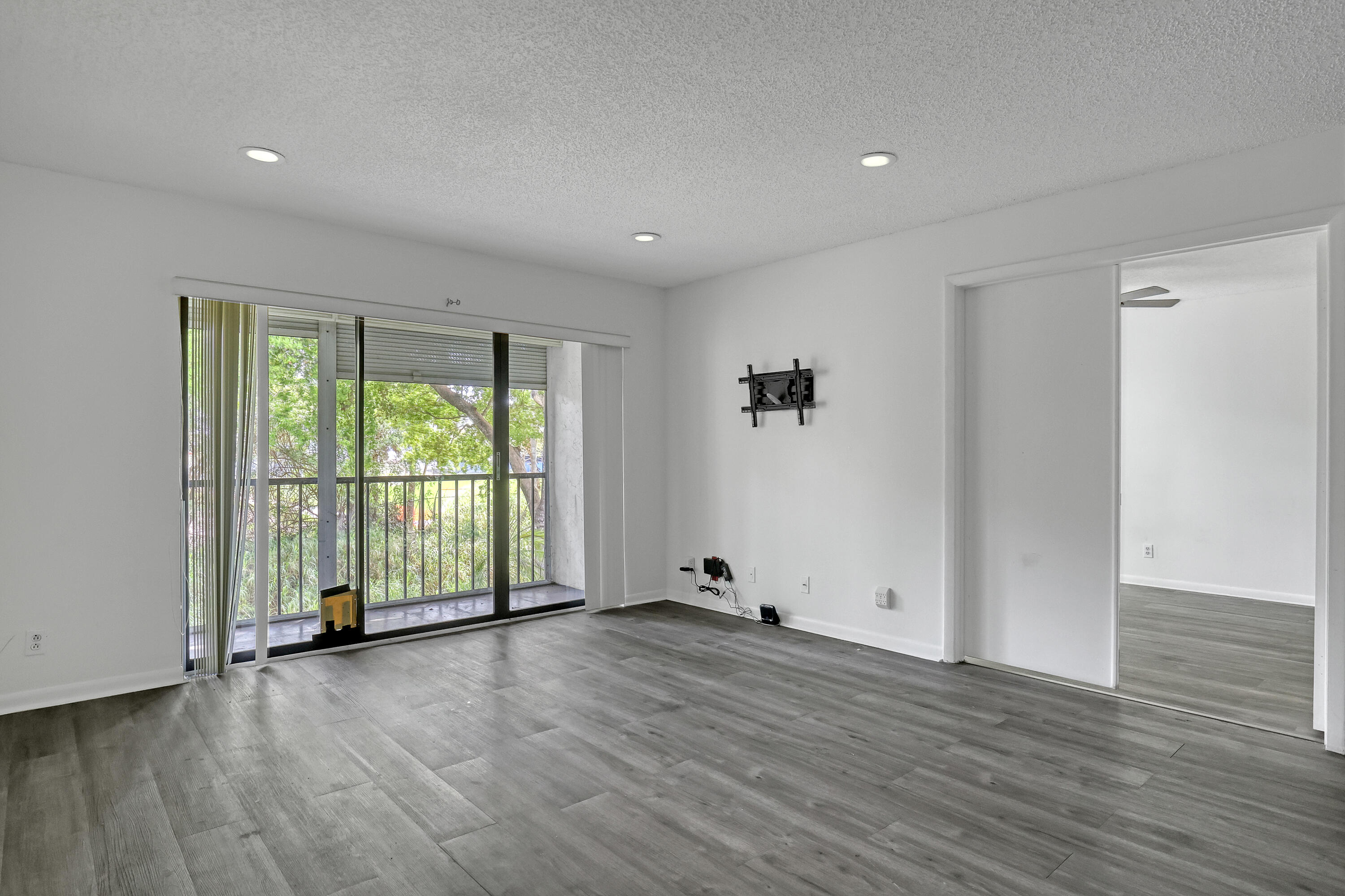 PALM CLUB WEST VILLAGE 1 CONDO - Residential