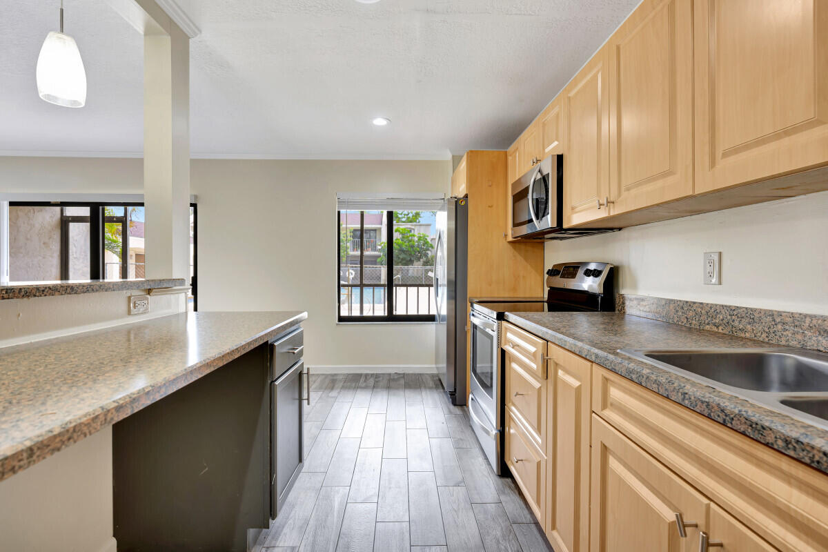 PINES OF JUPITER/TEQUESTA CONDO - Residential