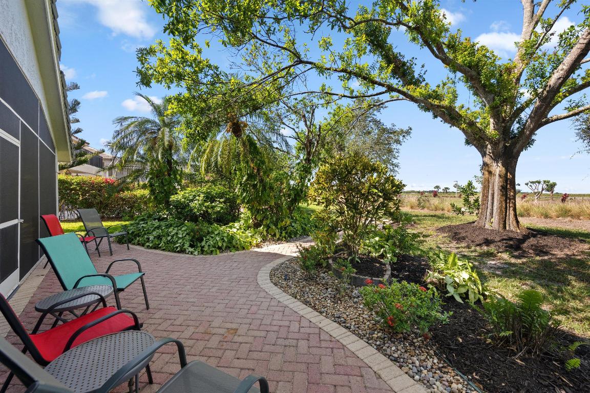 LAKEFIELD OF THE LANDINGS AT WELLINGTON 3B - Residential Lease