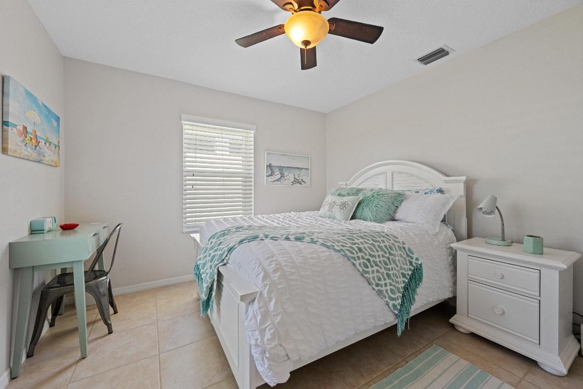 LAKEFIELD OF THE LANDINGS AT WELLINGTON 3B - Residential Lease