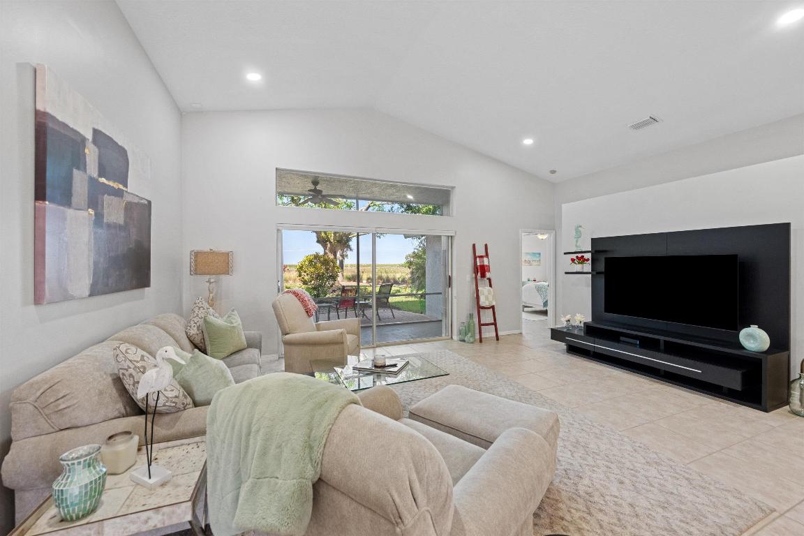 LAKEFIELD OF THE LANDINGS AT WELLINGTON 3B - Residential Lease