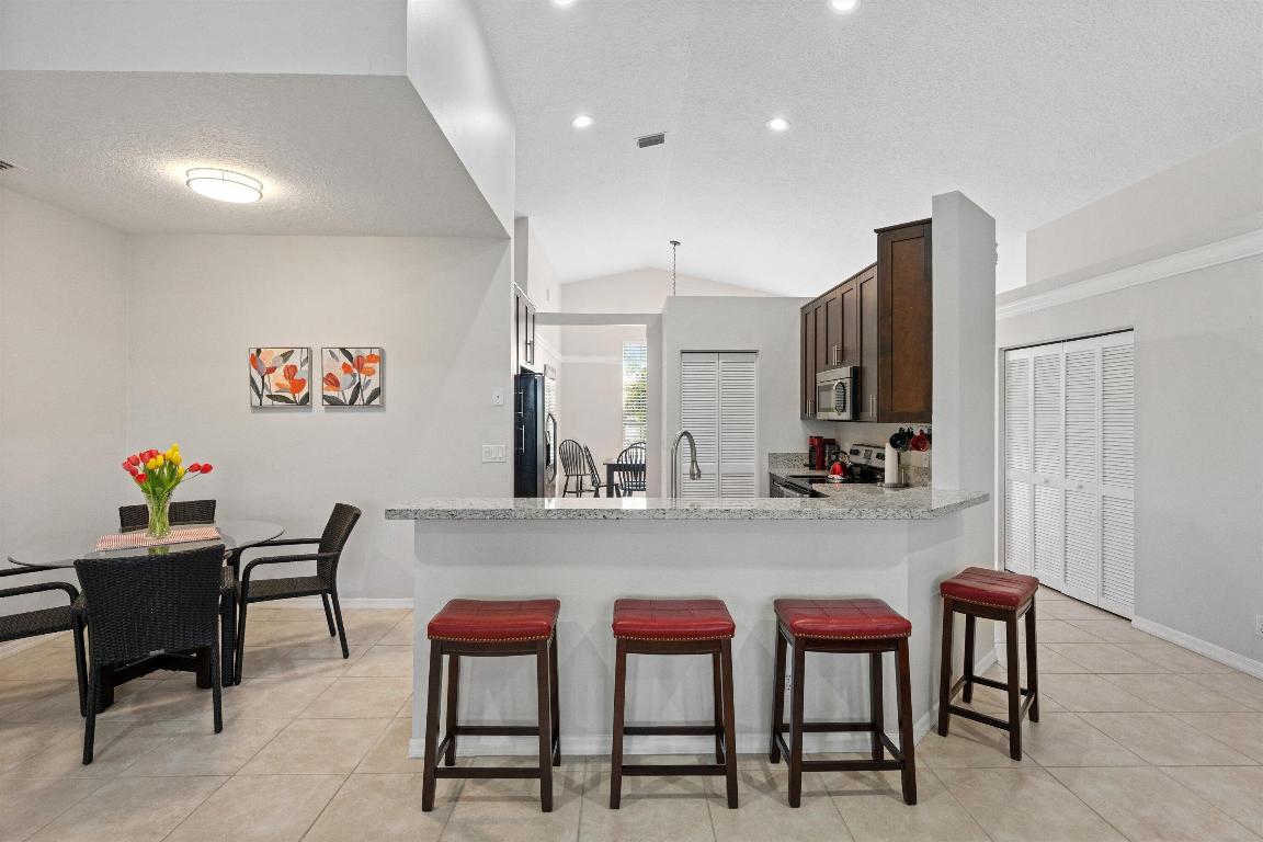 LAKEFIELD OF THE LANDINGS AT WELLINGTON 3B - Residential Lease