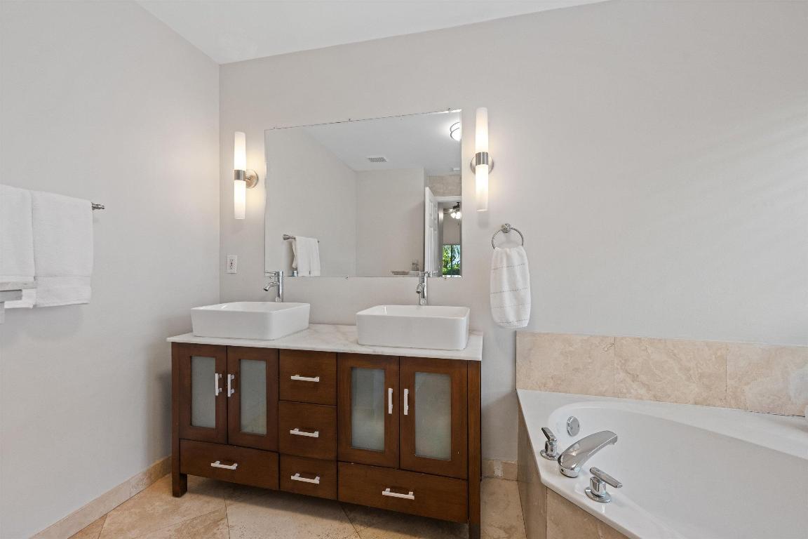 LAKEFIELD OF THE LANDINGS AT WELLINGTON 3B - Residential Lease