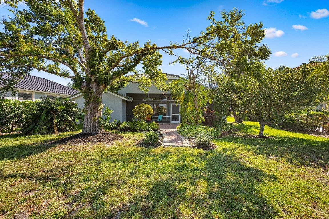 LAKEFIELD OF THE LANDINGS AT WELLINGTON 3B - Residential Lease