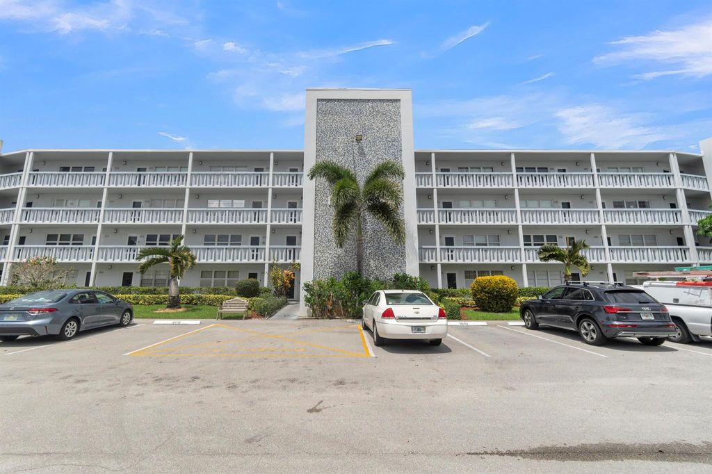 Photo of 4010 Islewood D #4010, Deerfield Beach, FL 33442 (MLS # R11107887)