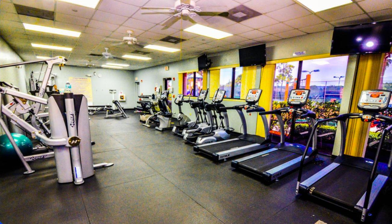 WINDWARD ISLE - Residential