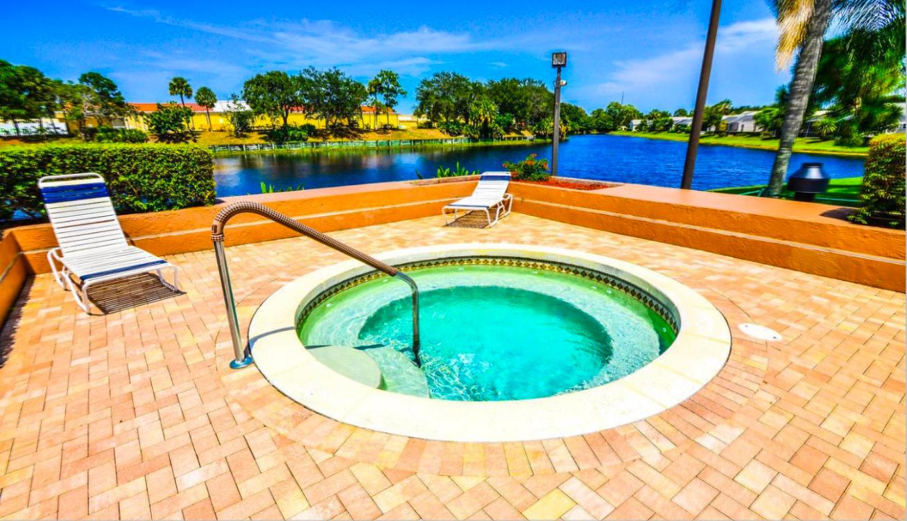 WINDWARD ISLE - Residential