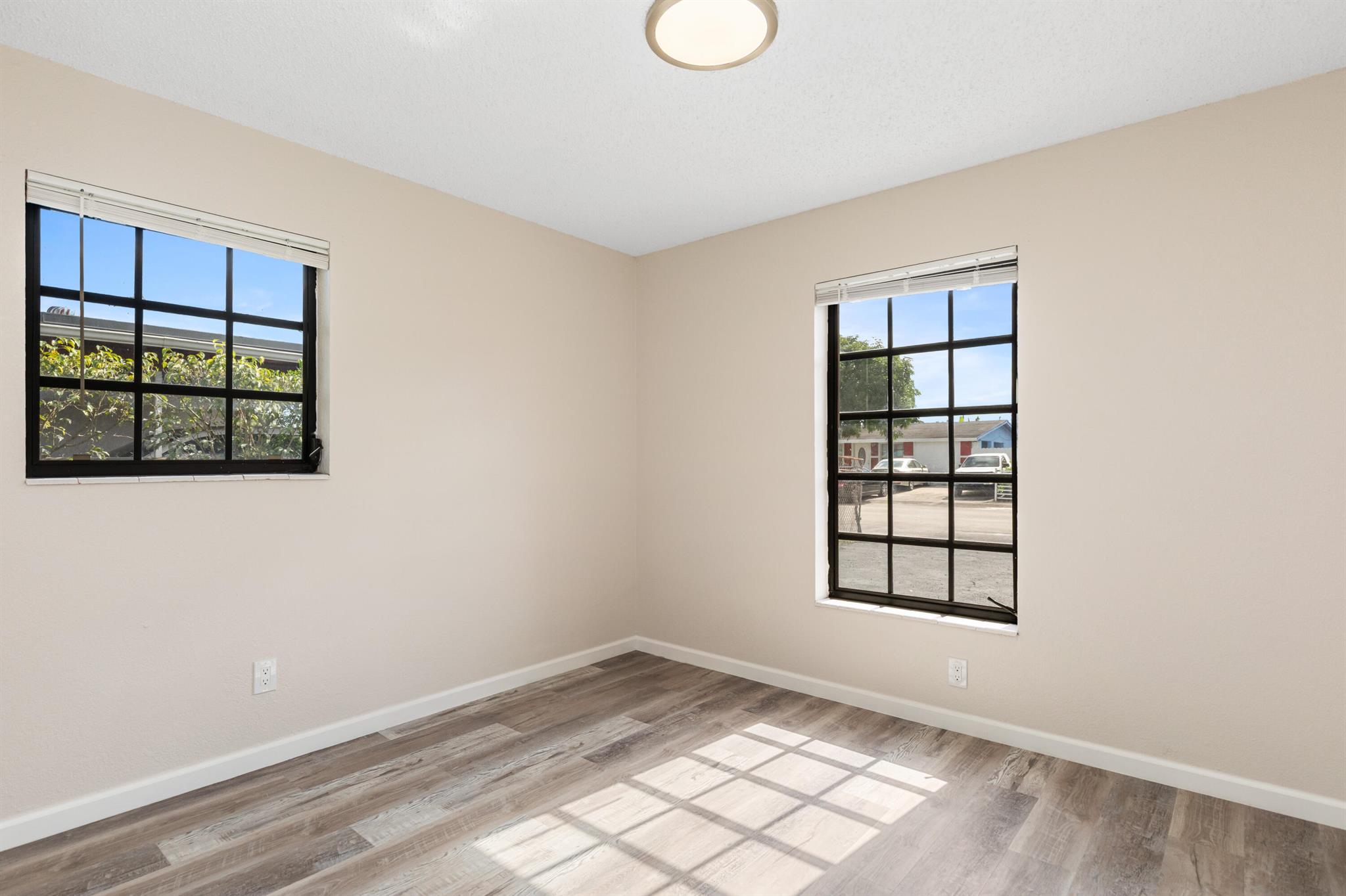 Westwood Park, Sec 3 58-3 - Residential Lease