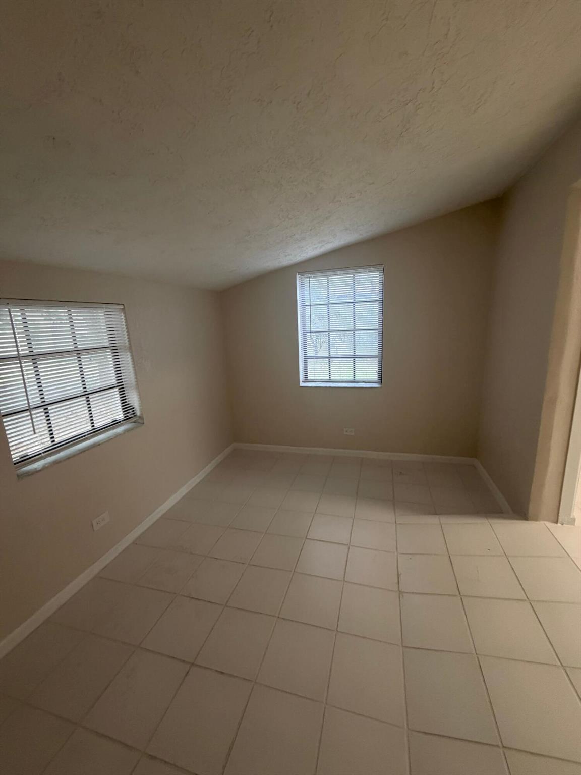 Westwood Park, Sec 3 58-3 - Residential Lease