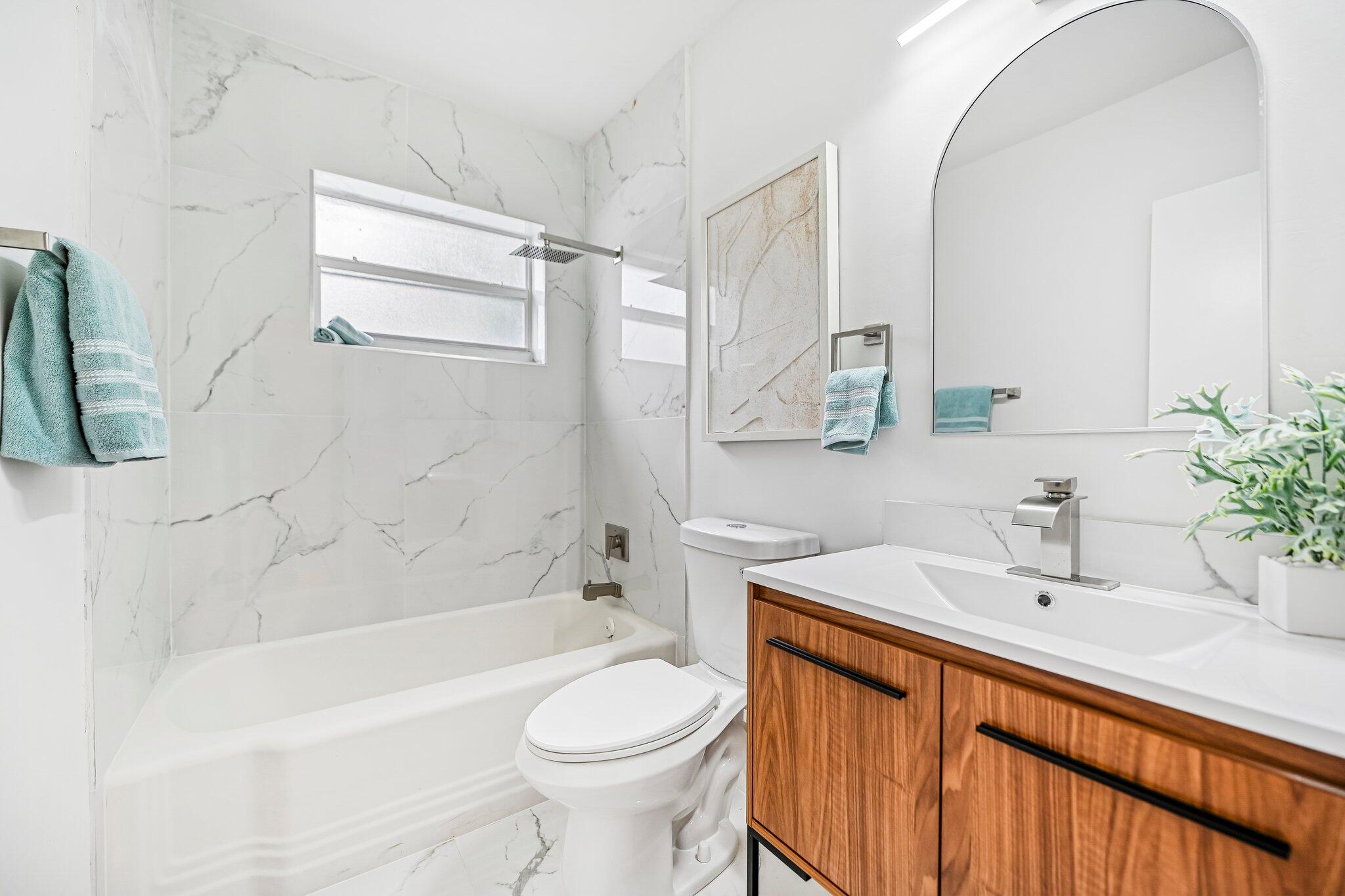 285 NE 165TH Street