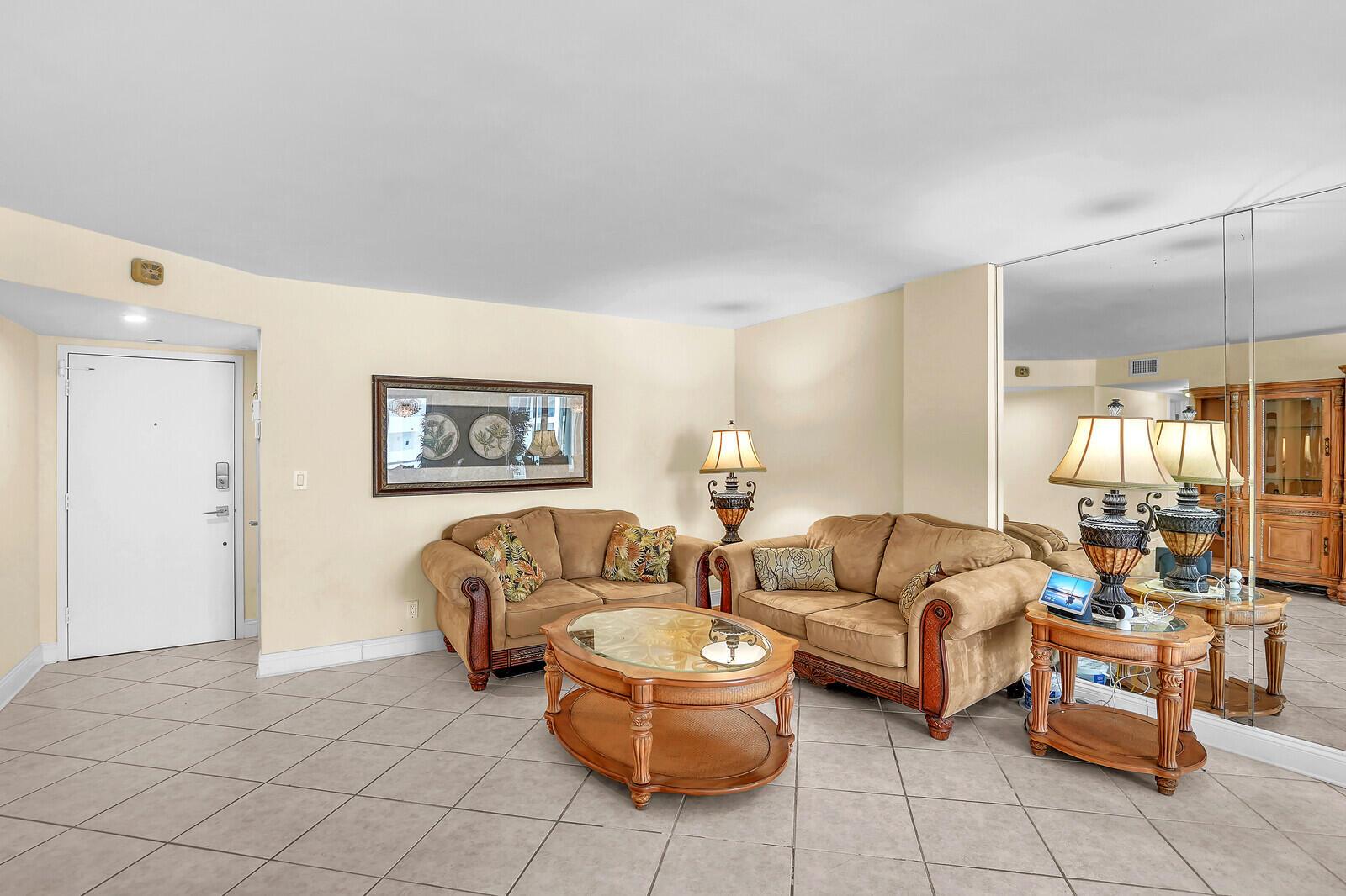 1000 S Ocean Boulevard 17b, Pompano Beach, FL, 33062/$400,000 2 1000 S Ocean Boulevard 17b