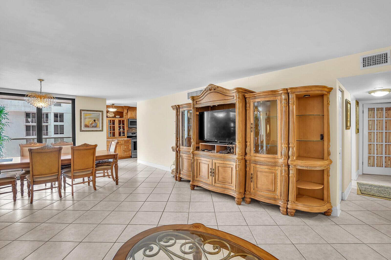 1000 S Ocean Boulevard 17b, Pompano Beach, FL, 33062/$400,000 4 1000 S Ocean Boulevard 17b