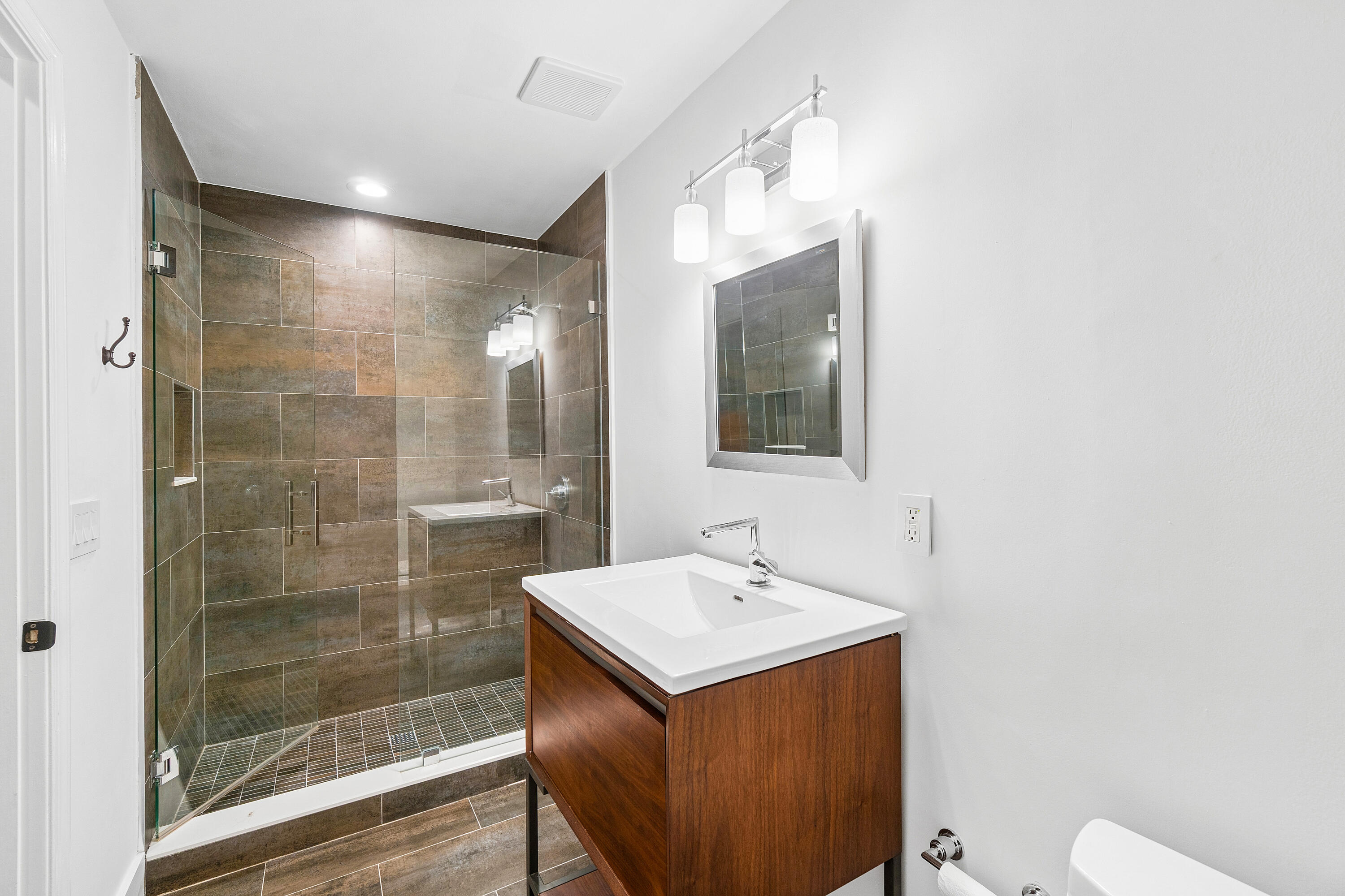 OAK RUN - Residential Lease