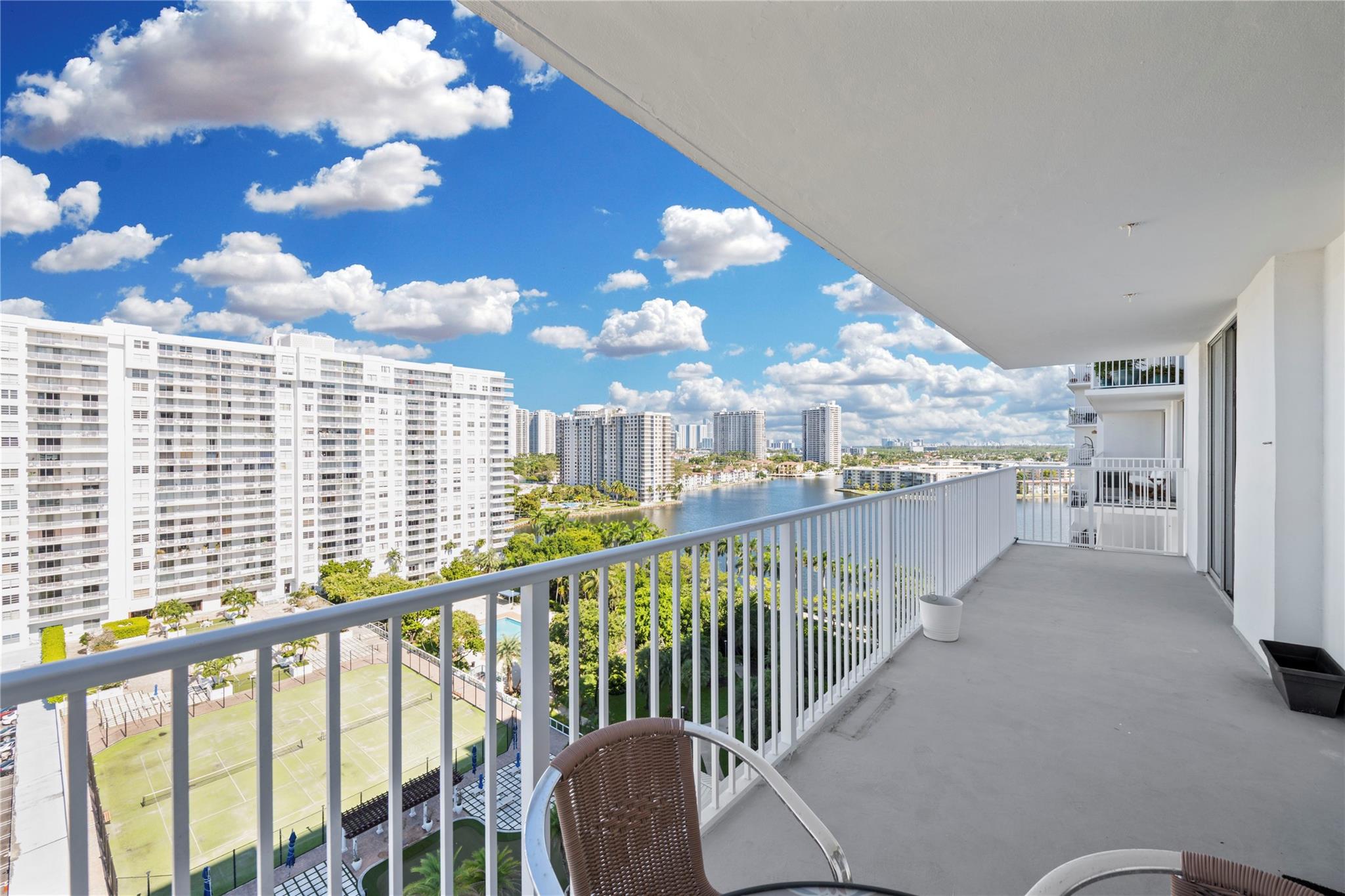 ADMIRALS PORT CONDO - Residential
