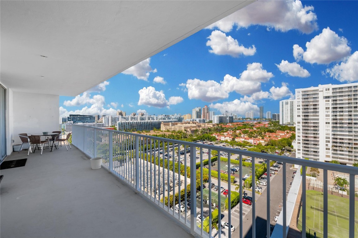 ADMIRALS PORT CONDO - Residential