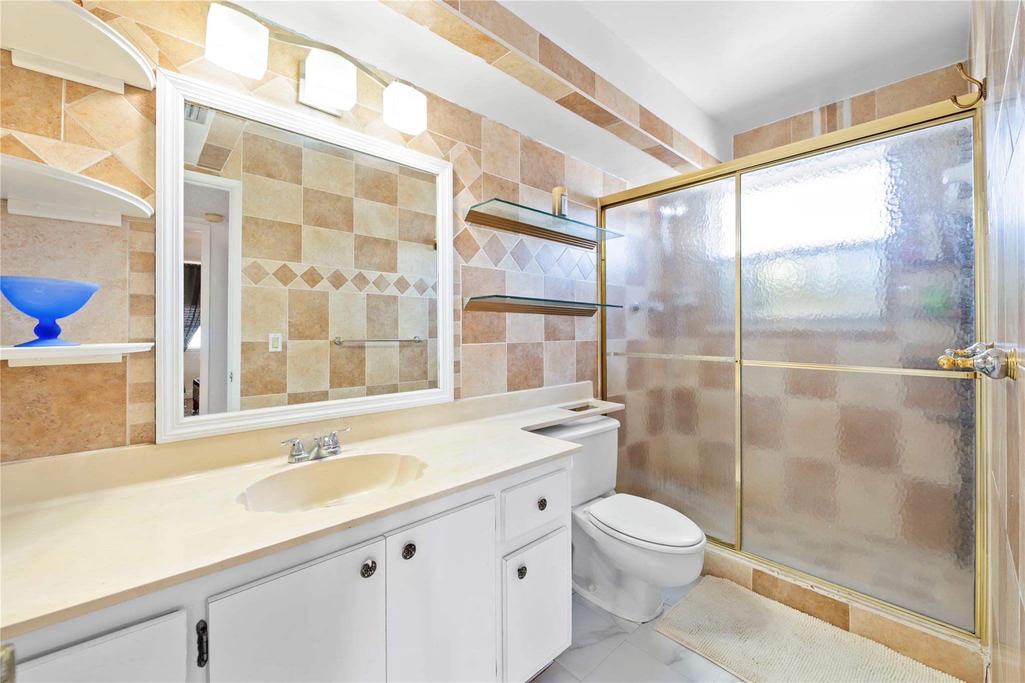 ADMIRALS PORT CONDO - Residential