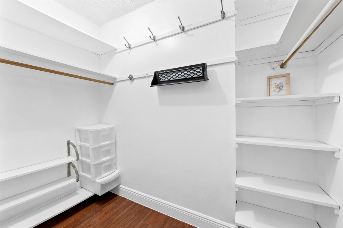 ADMIRALS PORT CONDO - Residential