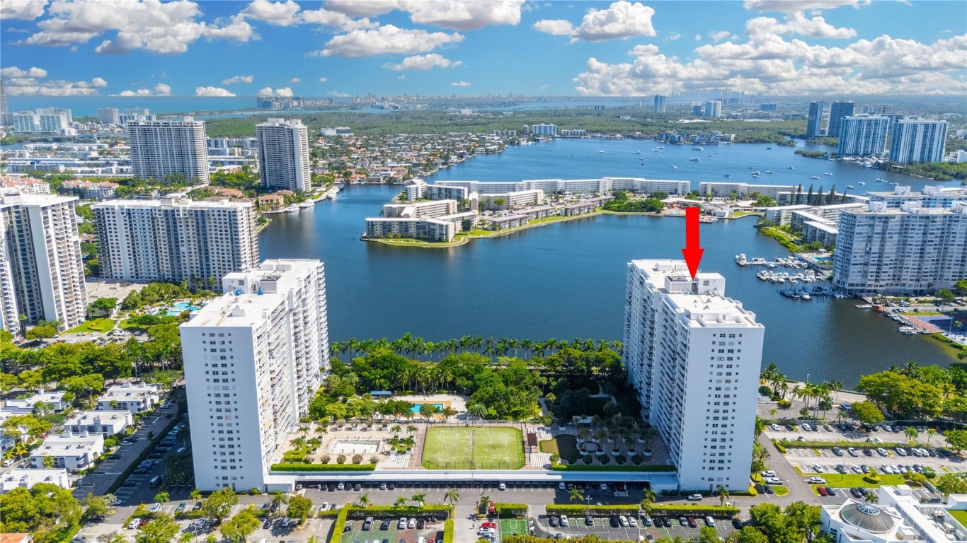 ADMIRALS PORT CONDO - Residential