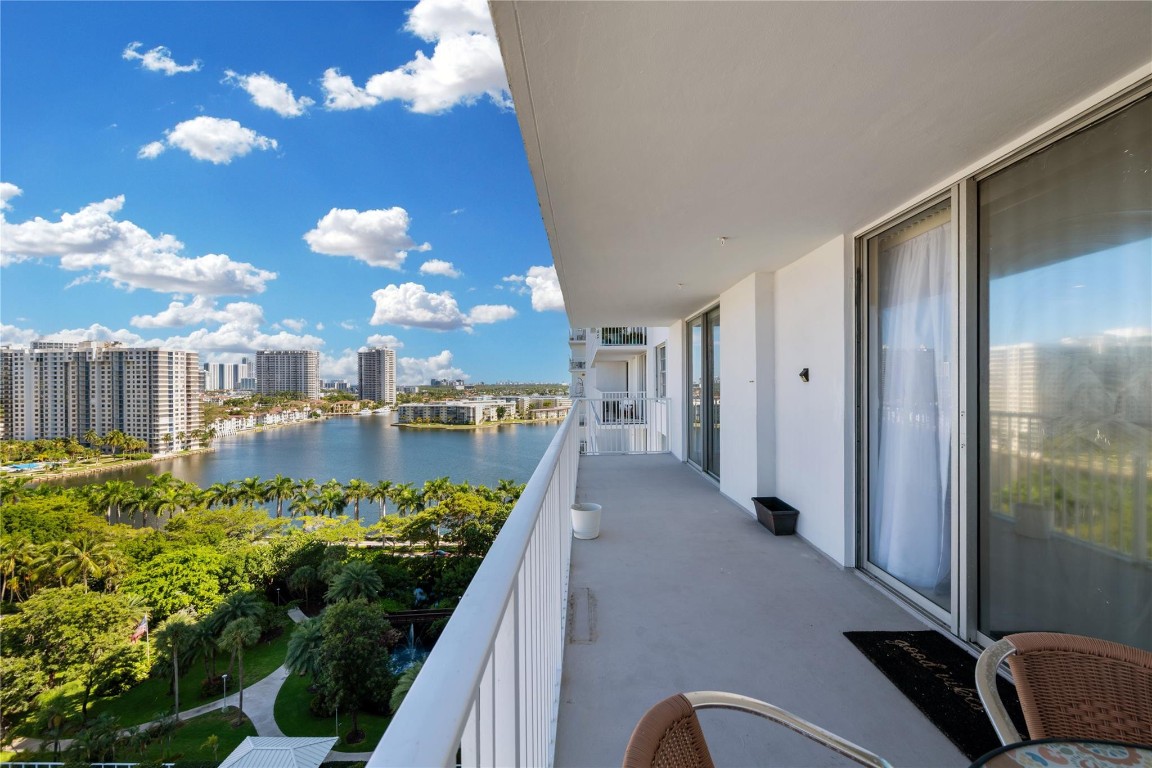 ADMIRALS PORT CONDO - Residential