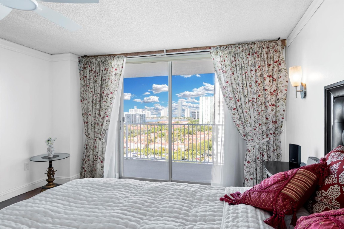 ADMIRALS PORT CONDO - Residential