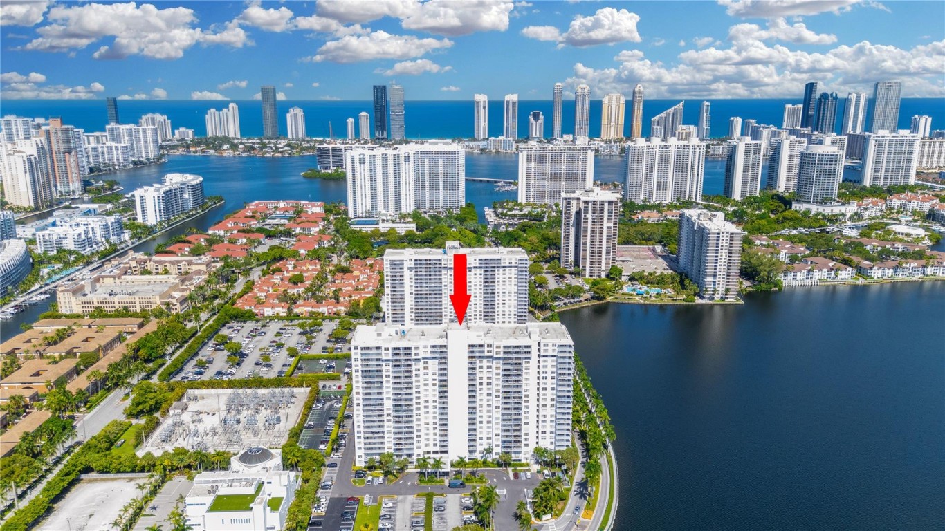 ADMIRALS PORT CONDO - Residential