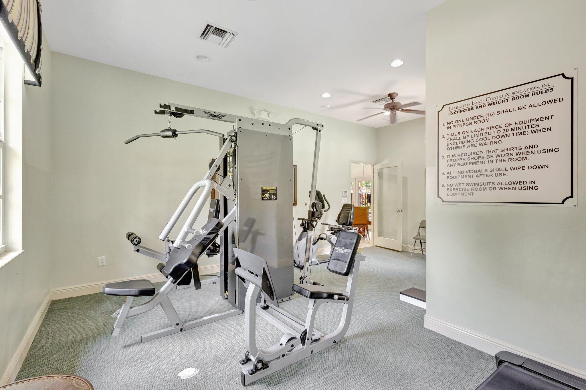 LEXINGTON LAKES - Residential Lease