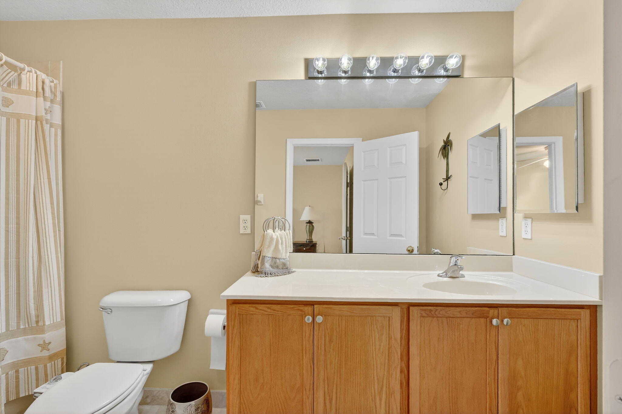 LEXINGTON LAKES - Residential Lease