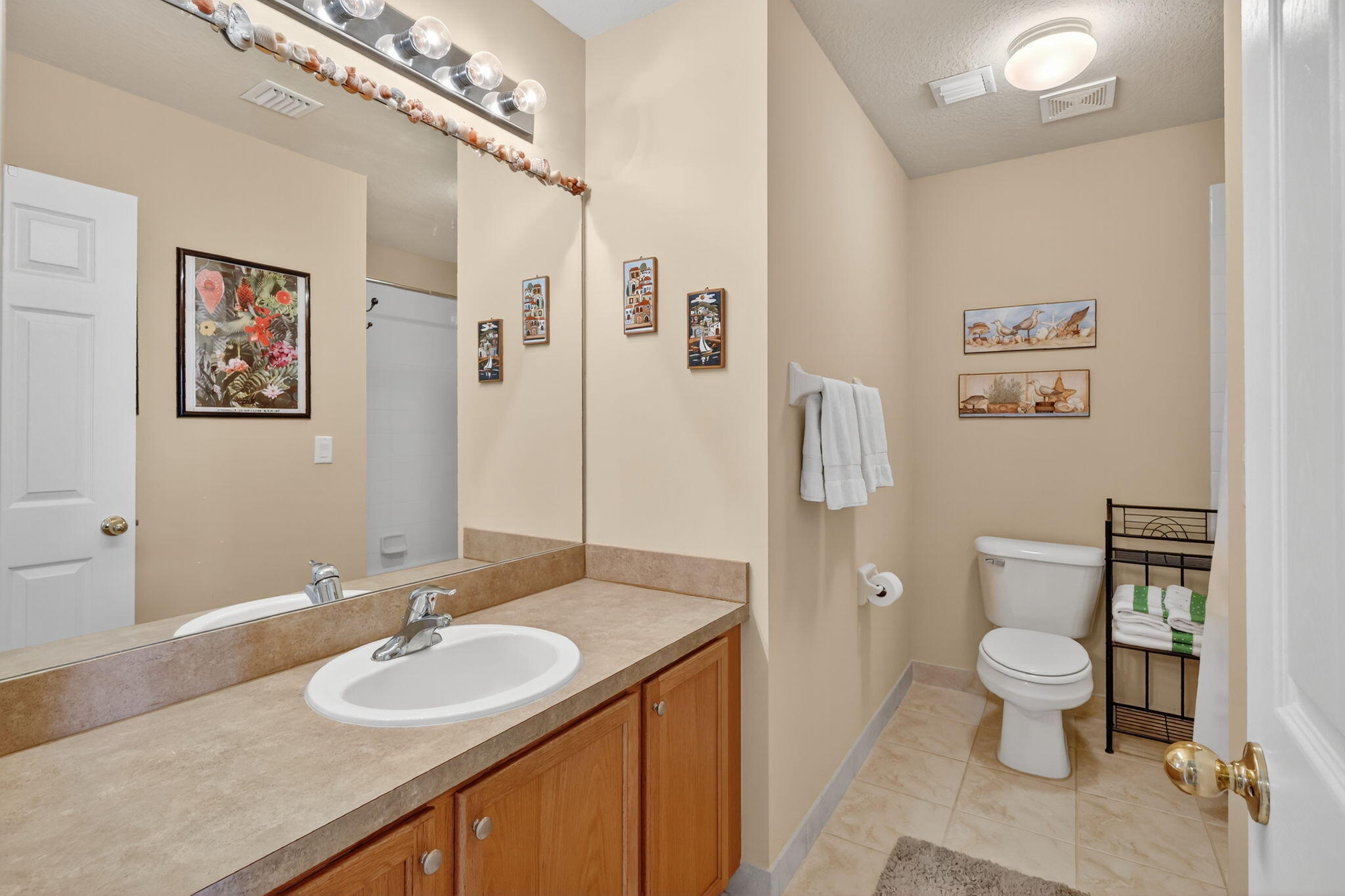 LEXINGTON LAKES - Residential Lease