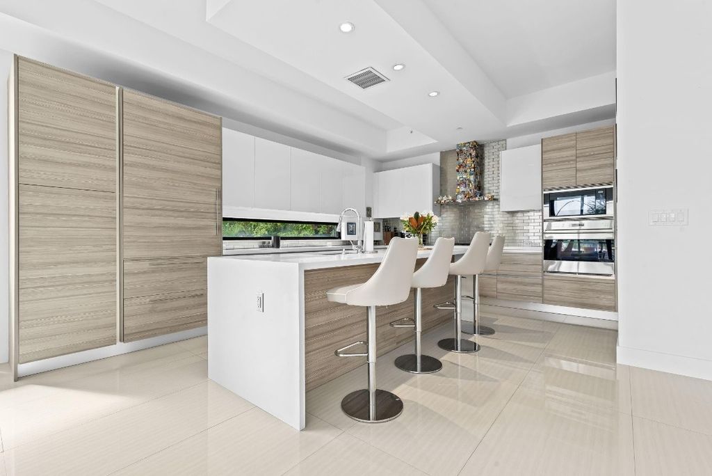 Photo of 60 Hendricks Isle #301, Fort Lauderdale, FL 33301 (MLS # F10535697)