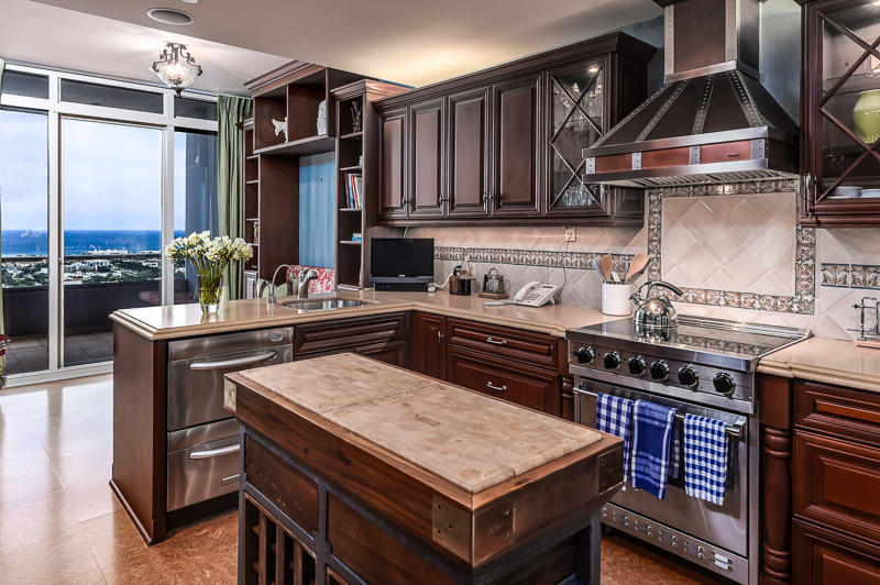 TRUMP PLAZA OF THE PALM B - Residential