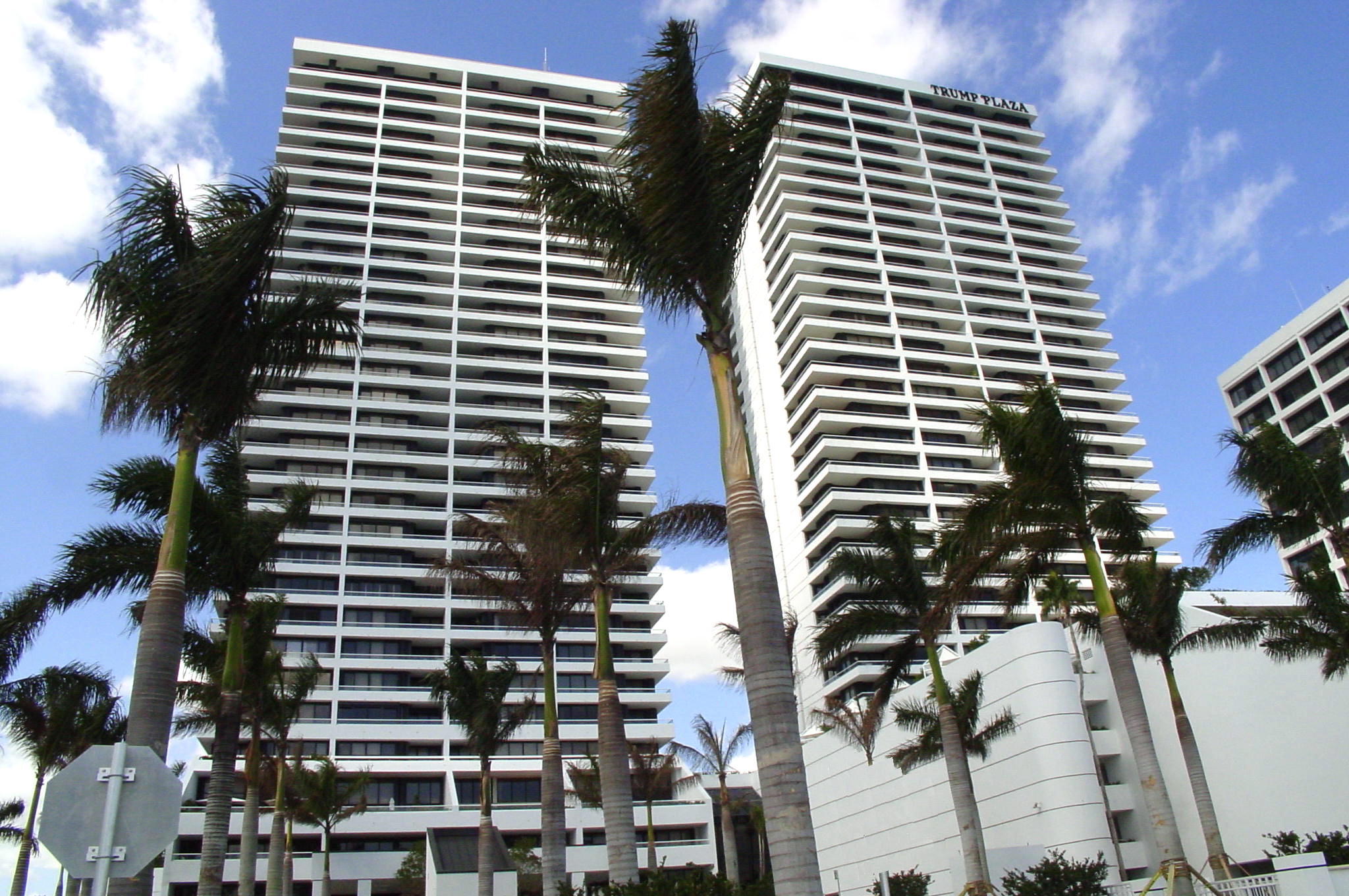 TRUMP PLAZA OF THE PALM B - Residential