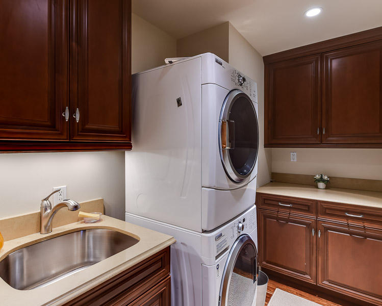 TRUMP PLAZA OF THE PALM B - Residential