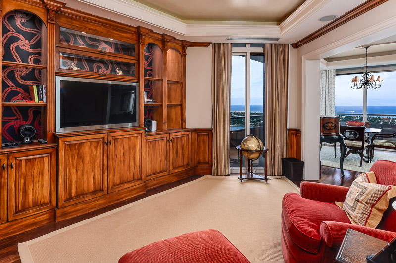 TRUMP PLAZA OF THE PALM B - Residential