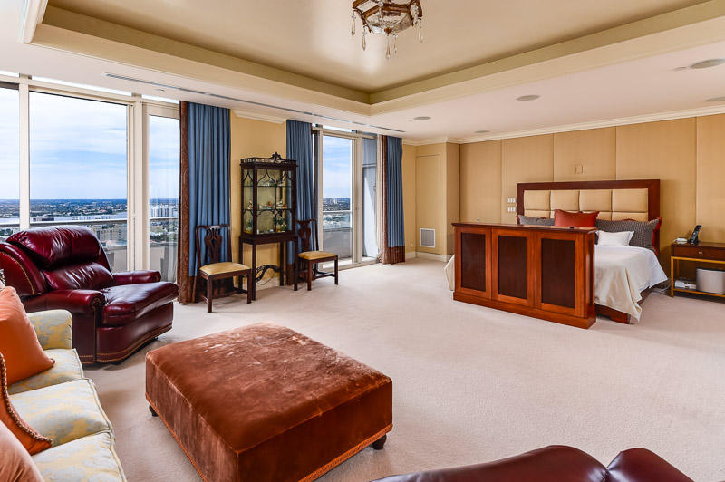 TRUMP PLAZA OF THE PALM B - Residential