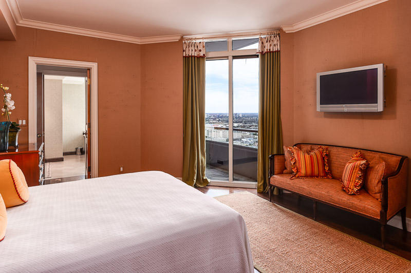 TRUMP PLAZA OF THE PALM B - Residential