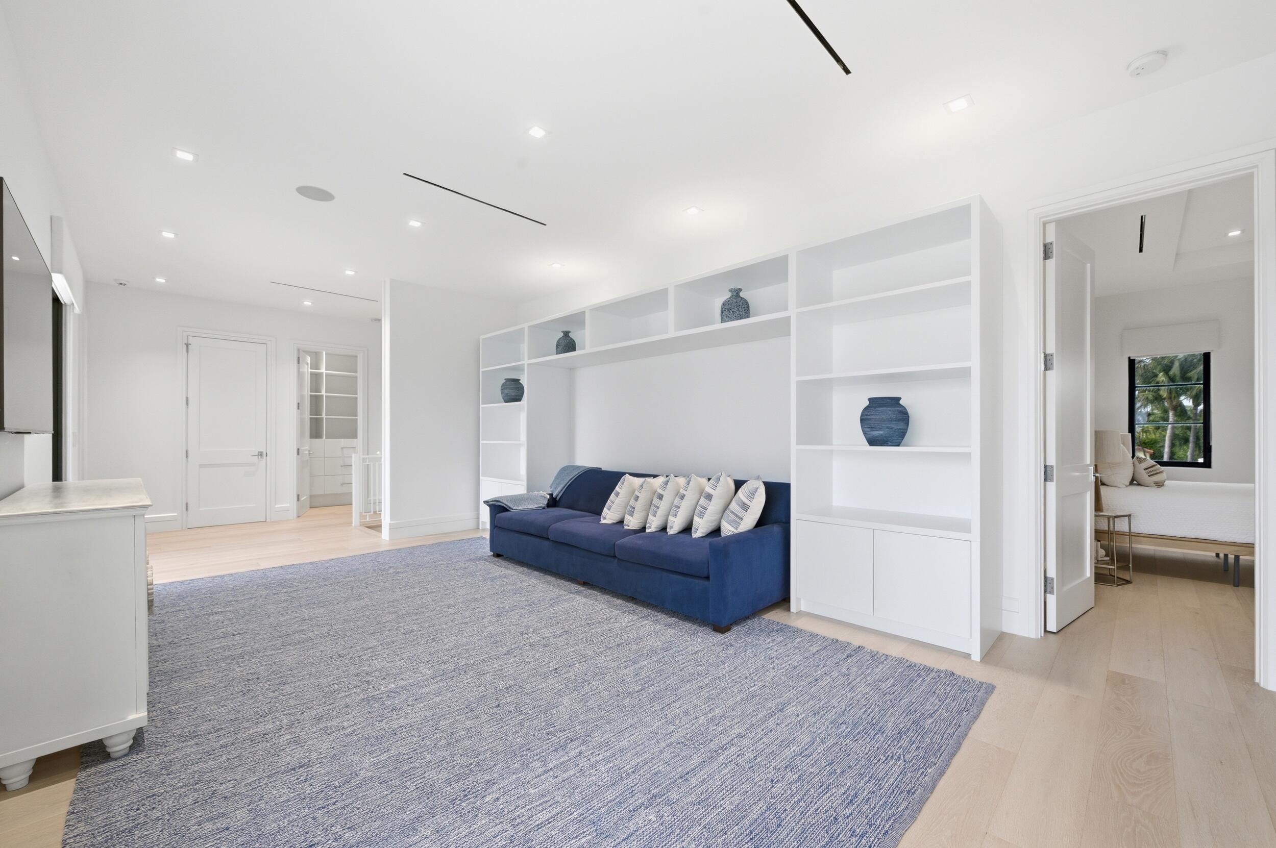 LAKEWOOD - Residential