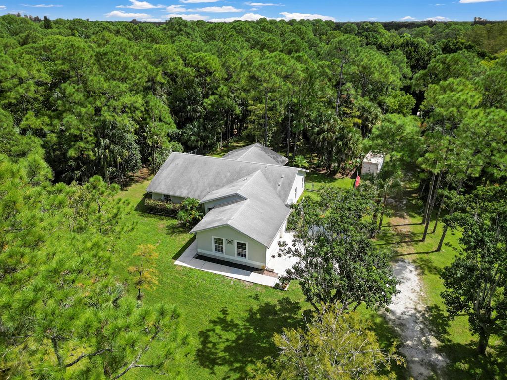 Photo of 15108 95th Avenue N, Jupiter, FL 33478 (MLS # R11026209)