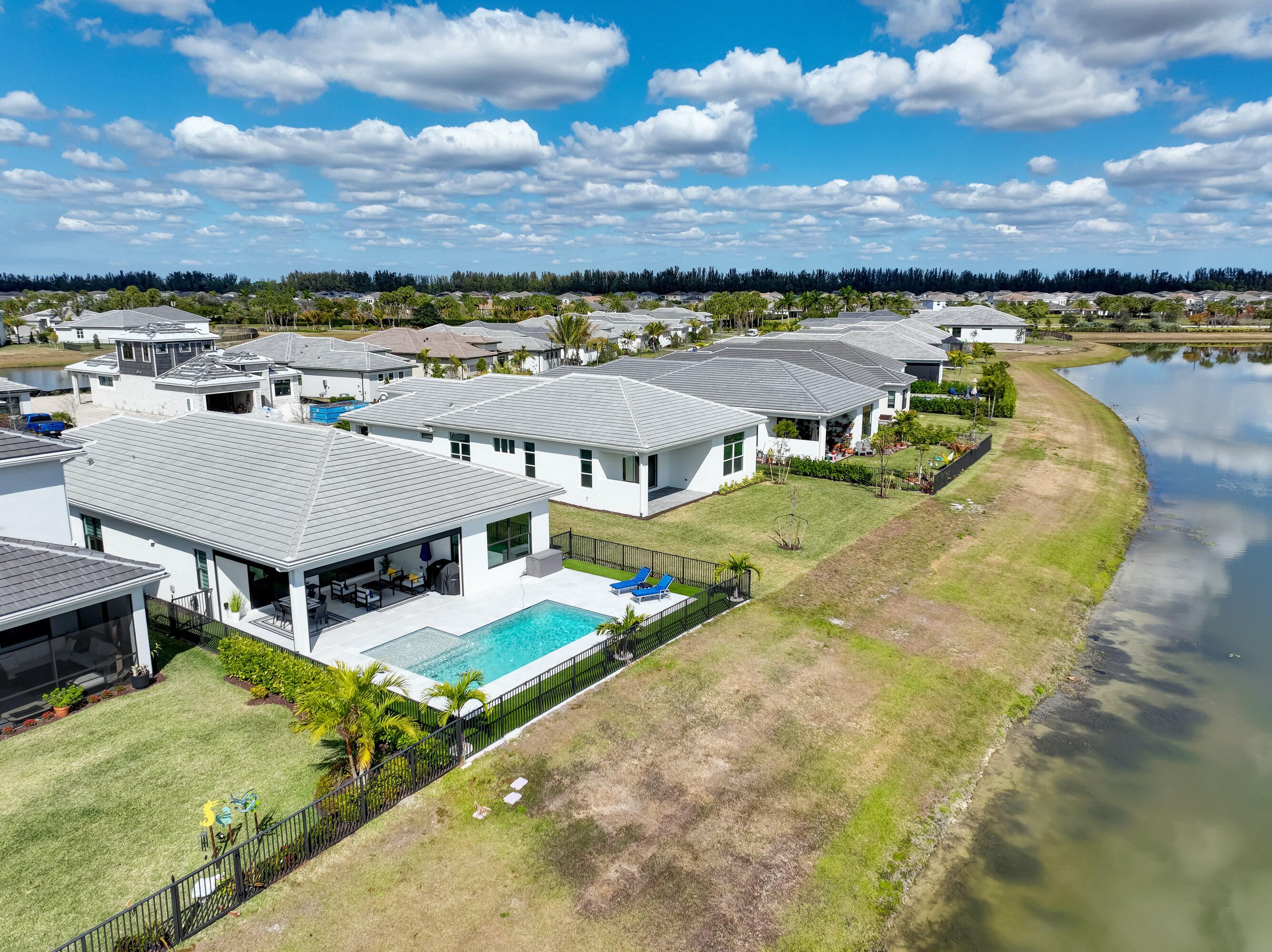 CRESSWIND PALM BEACH - Residential