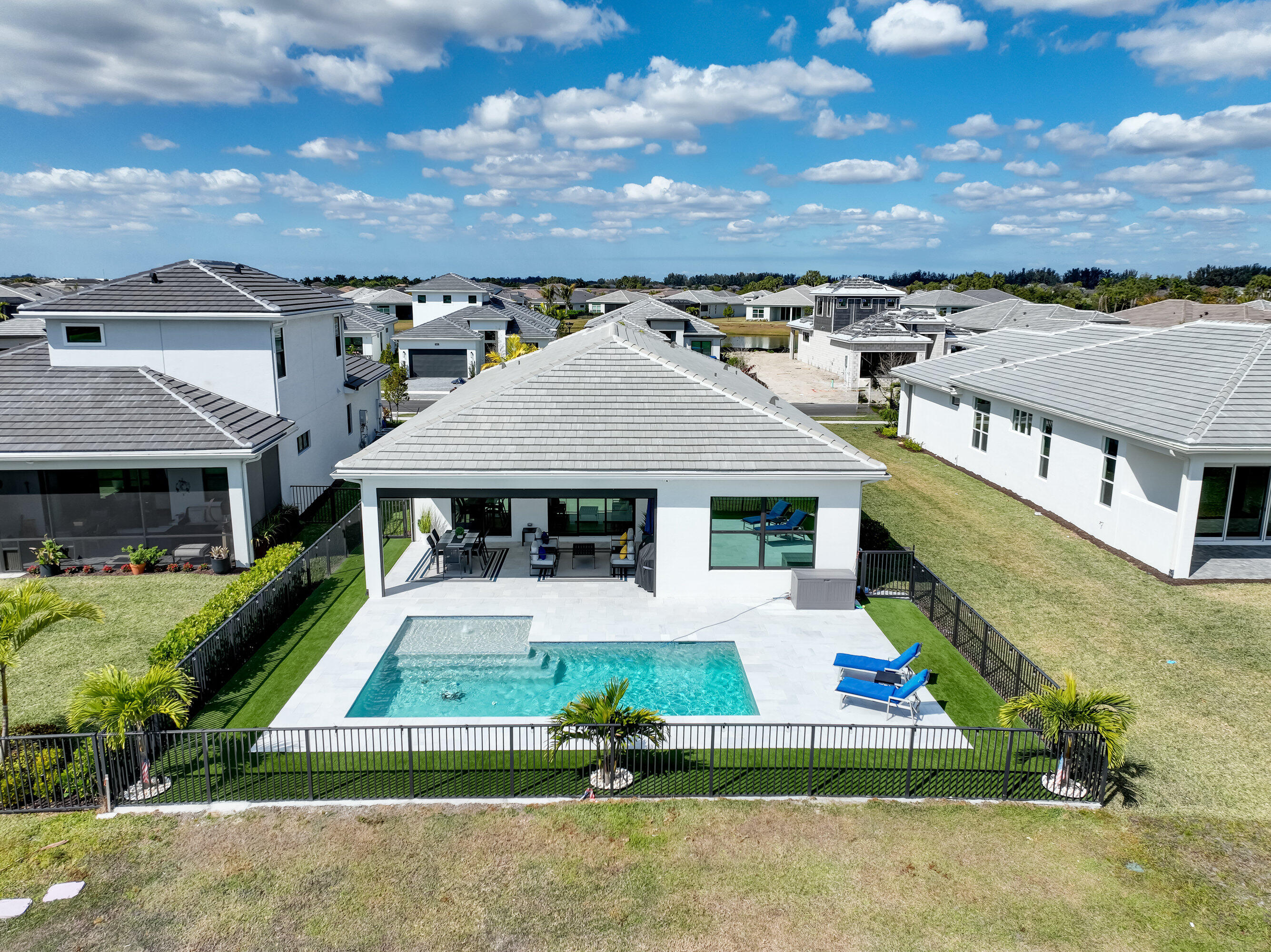 CRESSWIND PALM BEACH - Residential