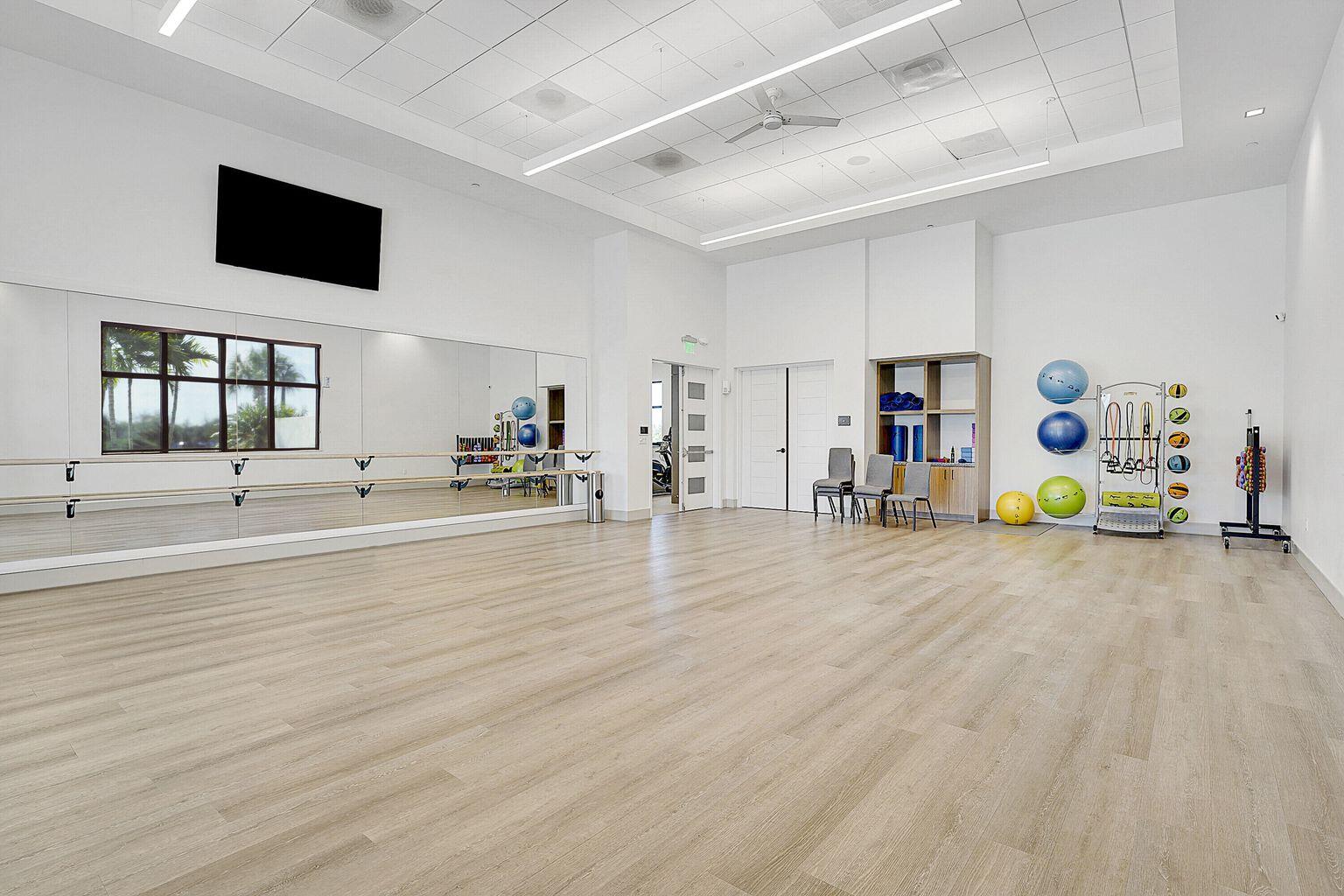 CRESSWIND PALM BEACH - Residential