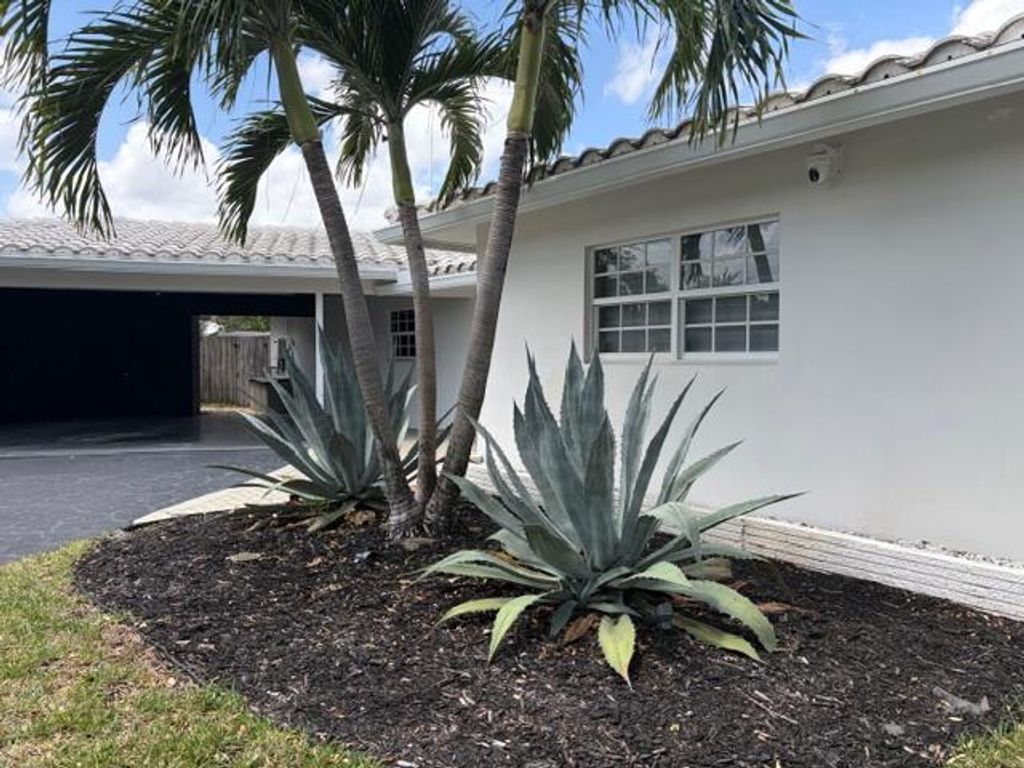 Photo of 2083 NE 54th Court, Fort Lauderdale, FL 33308 (MLS # B26018576)