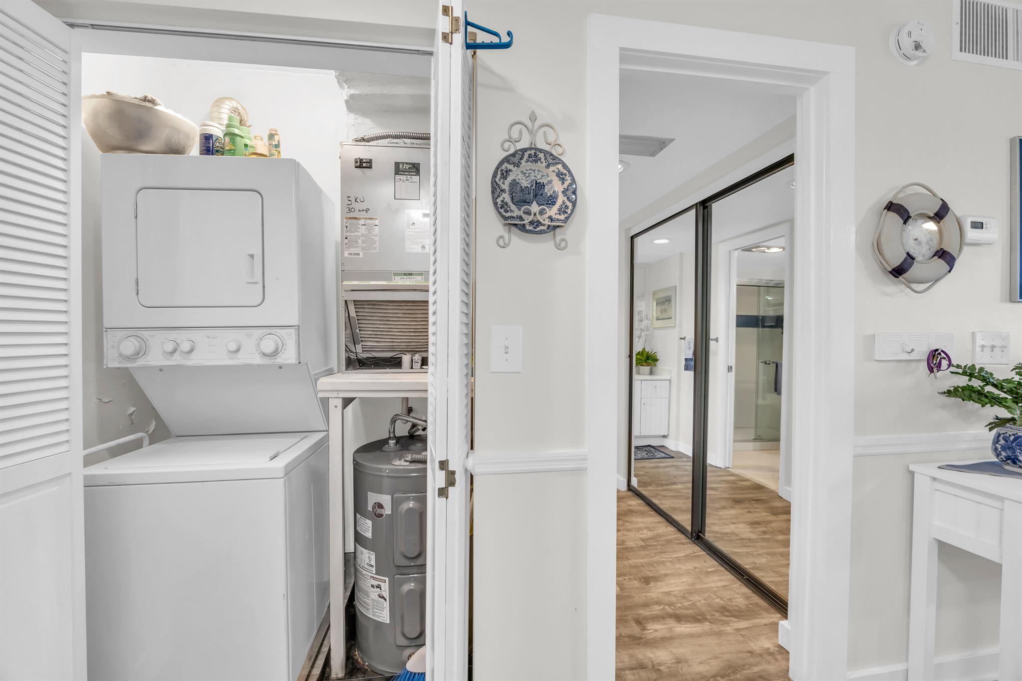 GOLF VILLAS - Residential