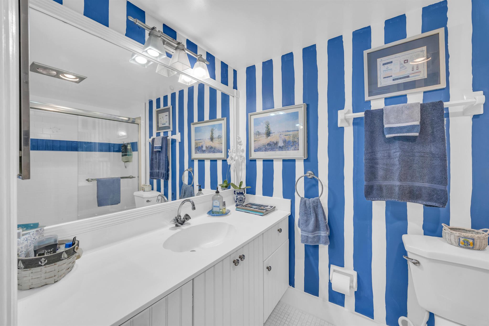 GOLF VILLAS - Residential