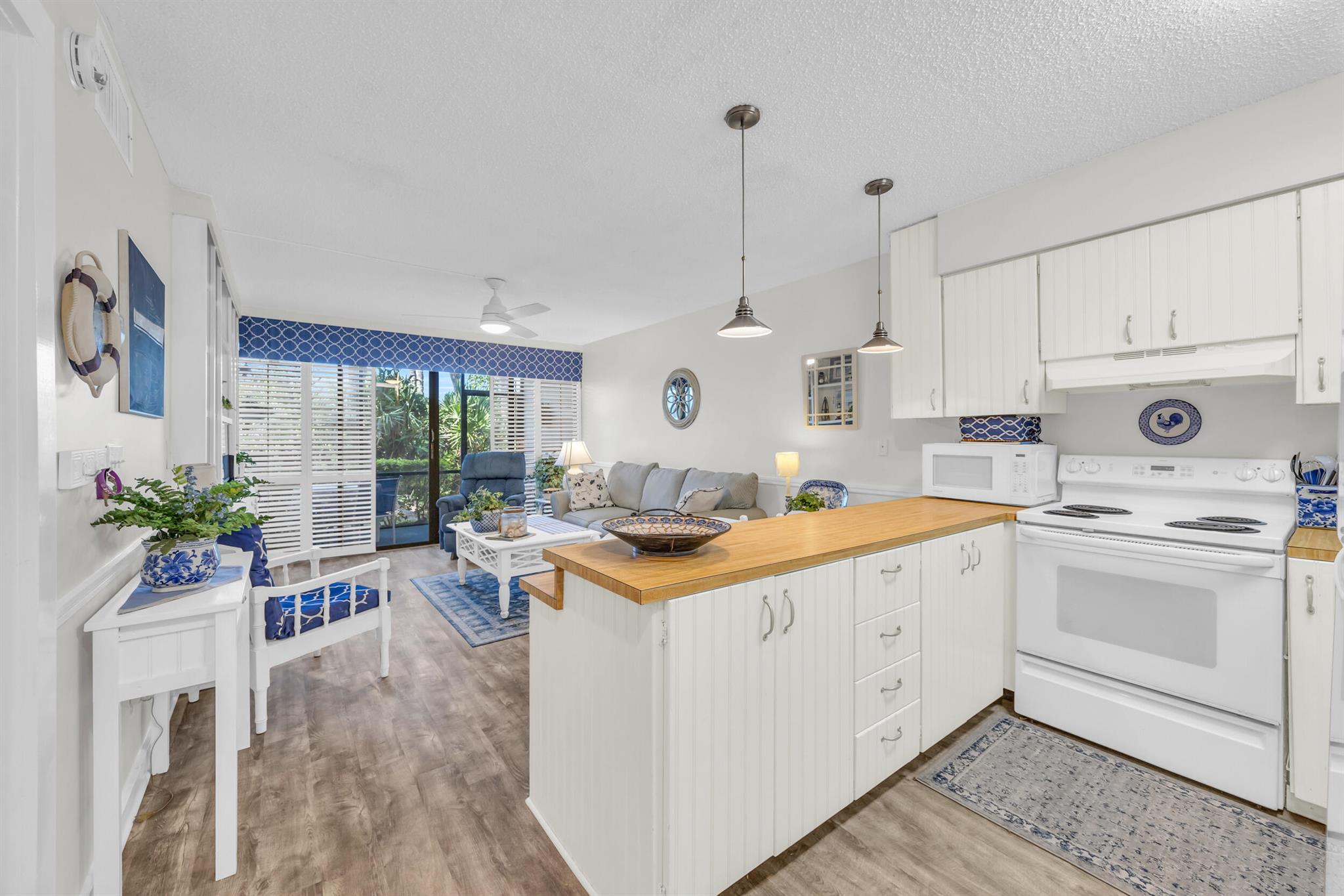 GOLF VILLAS - Residential