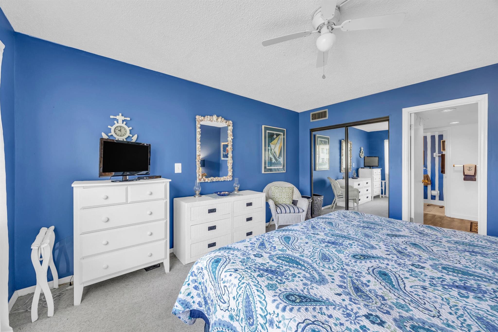 GOLF VILLAS - Residential