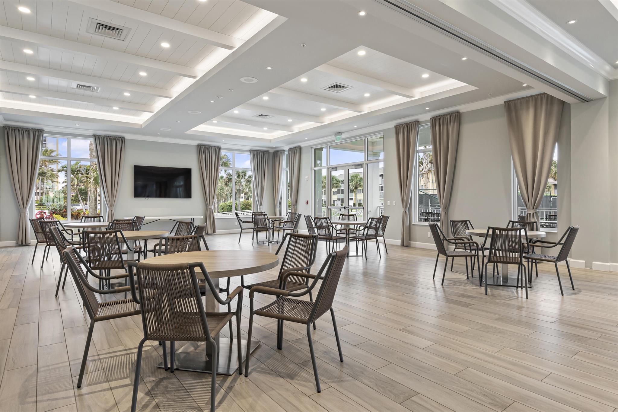 GOLF VILLAS - Residential