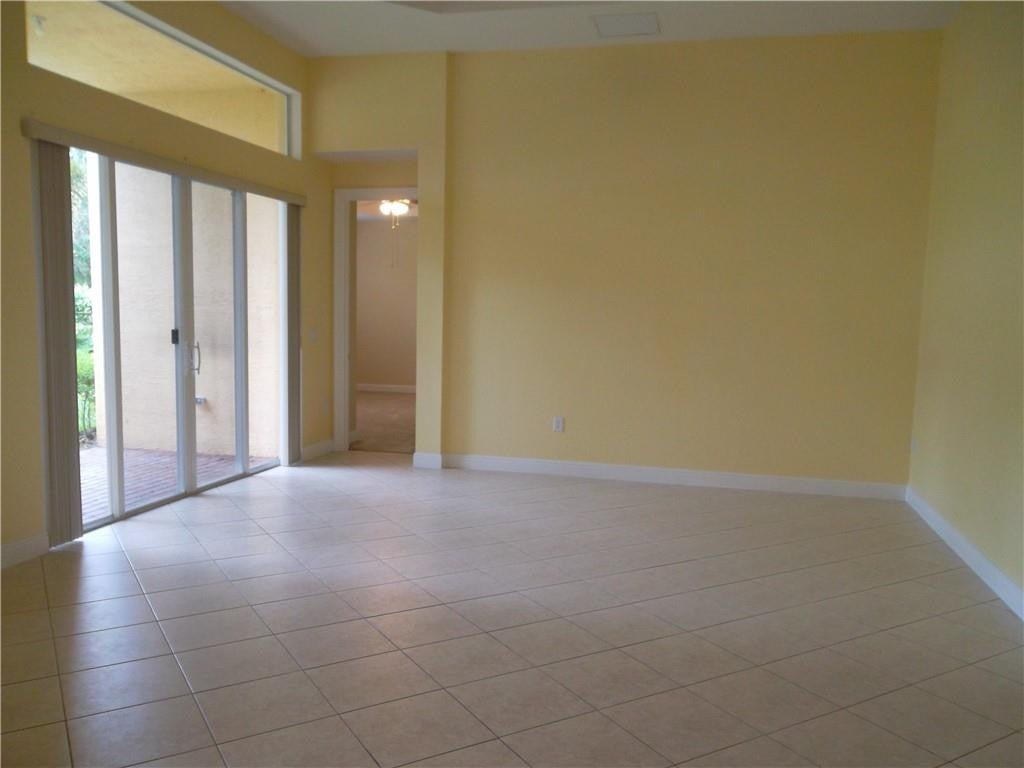 View photos, virtual tours, details... 5091 SW 173rd Avenue
