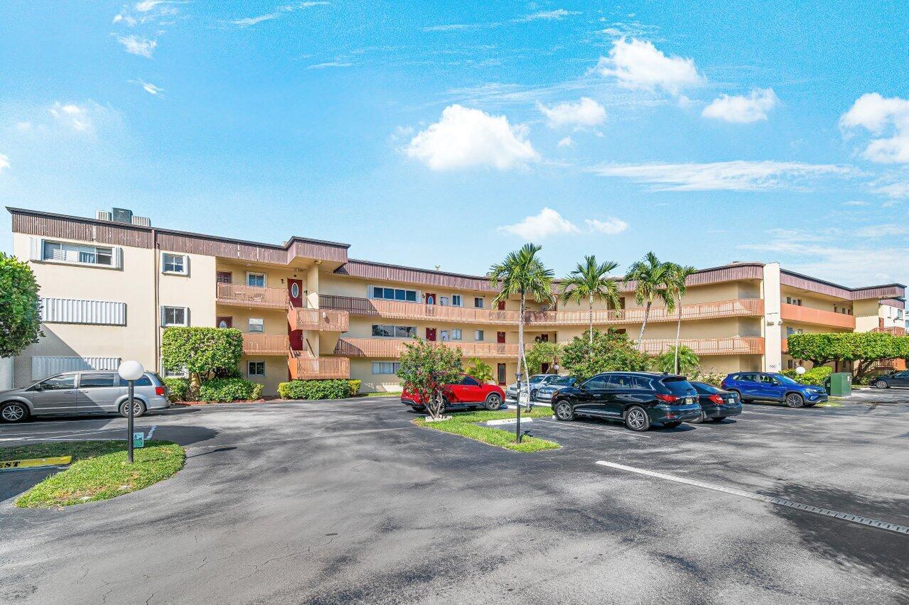 WATERWAY CLUB - Residential